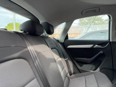 Audi Q3 2.0 TDI 120 CV Business (10)