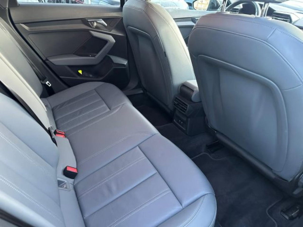 Audi A3 Sportback 35 TFSI Business Advanced (14)