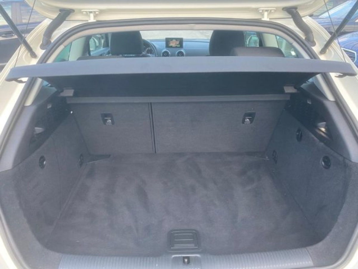 Audi A3 1.6 TDI S tronic Ambition (4)