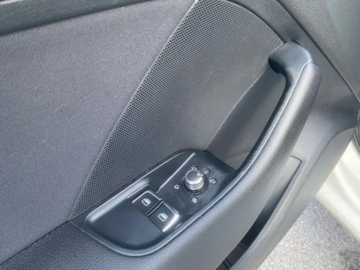 Audi A3 1.6 TDI S tronic Ambition (5)