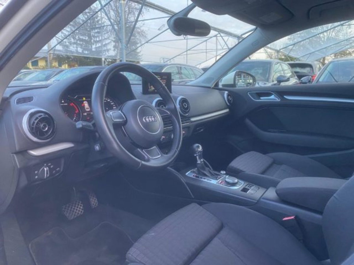 Audi A3 1.6 TDI S tronic Ambition (6)