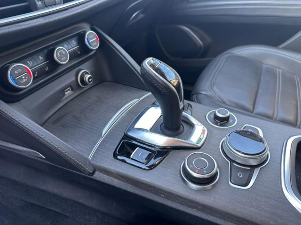 Alfa Romeo Stelvio Stelvio 2.2 Turbodiesel 210 CV AT8 Q4 Ti (11)