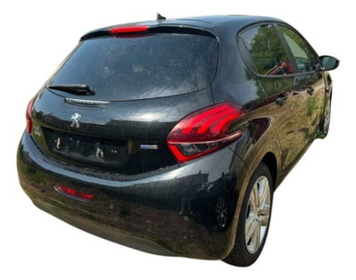 Peugeot 208 82 5 porte Allure (2)