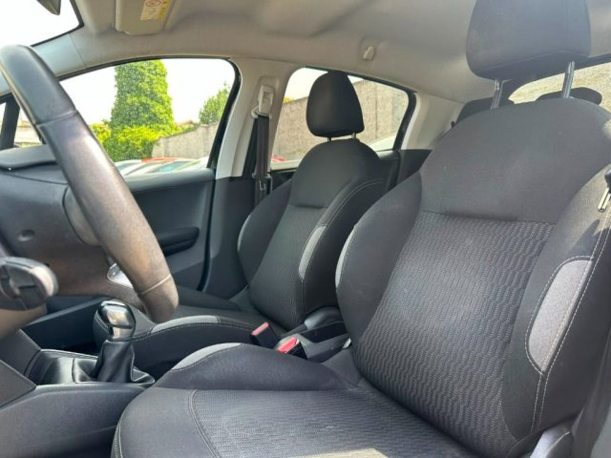 Peugeot 208 82 5 porte Allure (7)