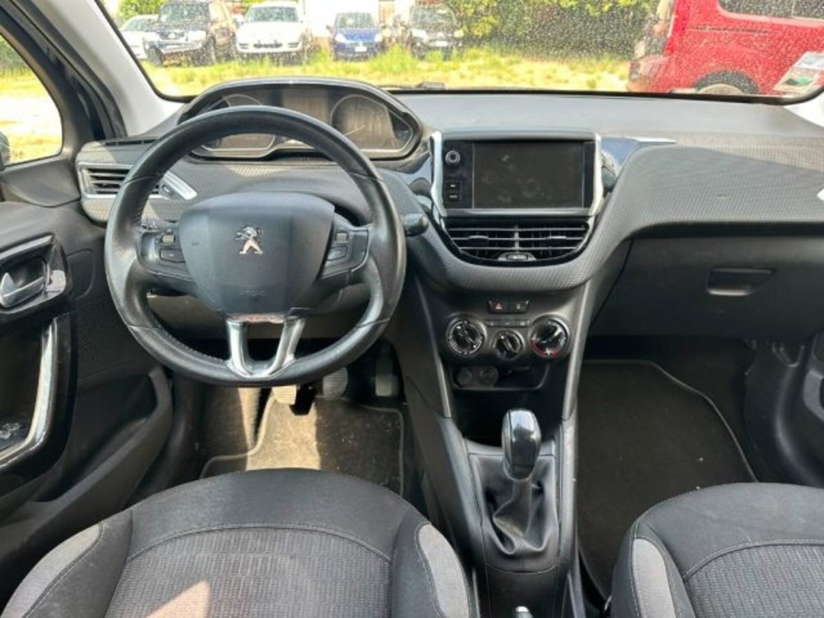 Peugeot 208 82 5 porte Allure (8)