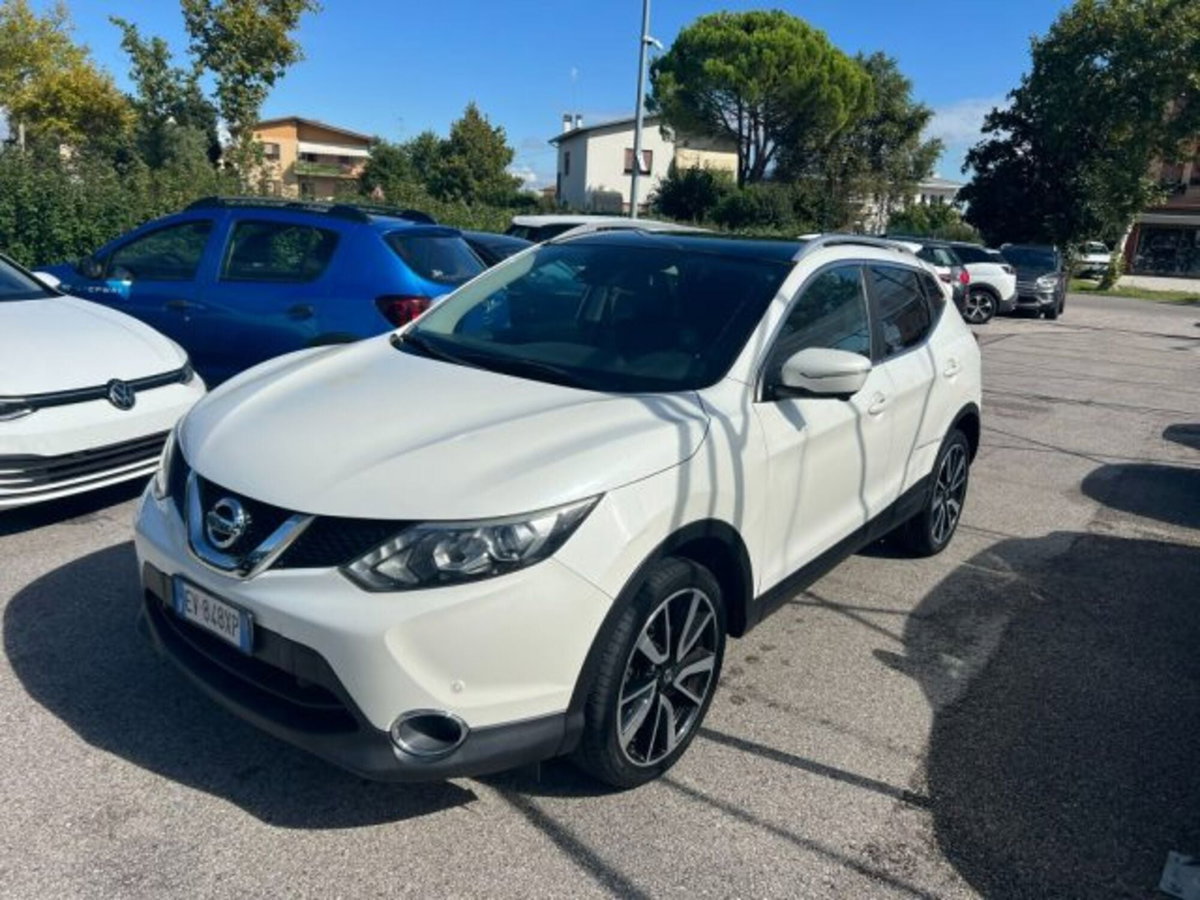 Nissan Qashqai 1.5 dCi Tekna (18)