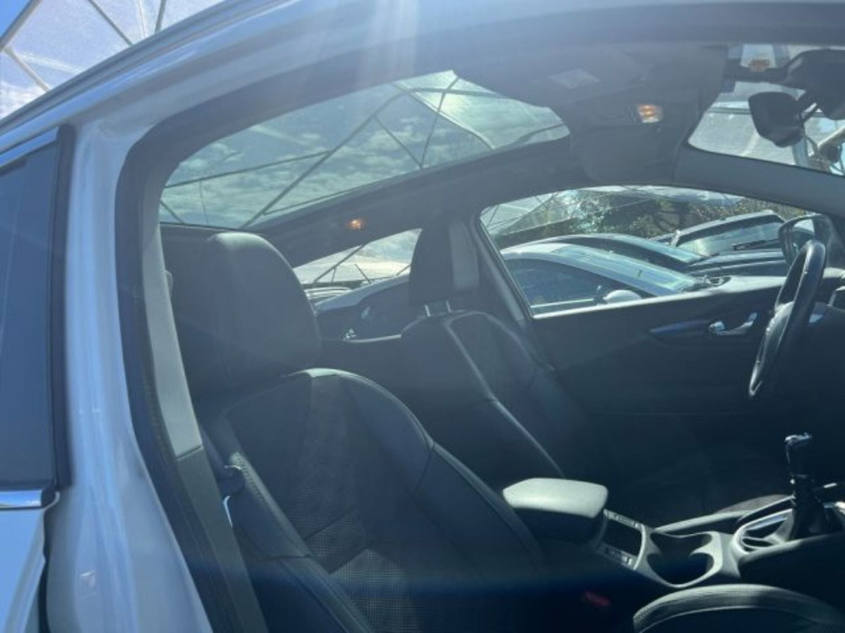 Nissan Qashqai 1.5 dCi Tekna (8)