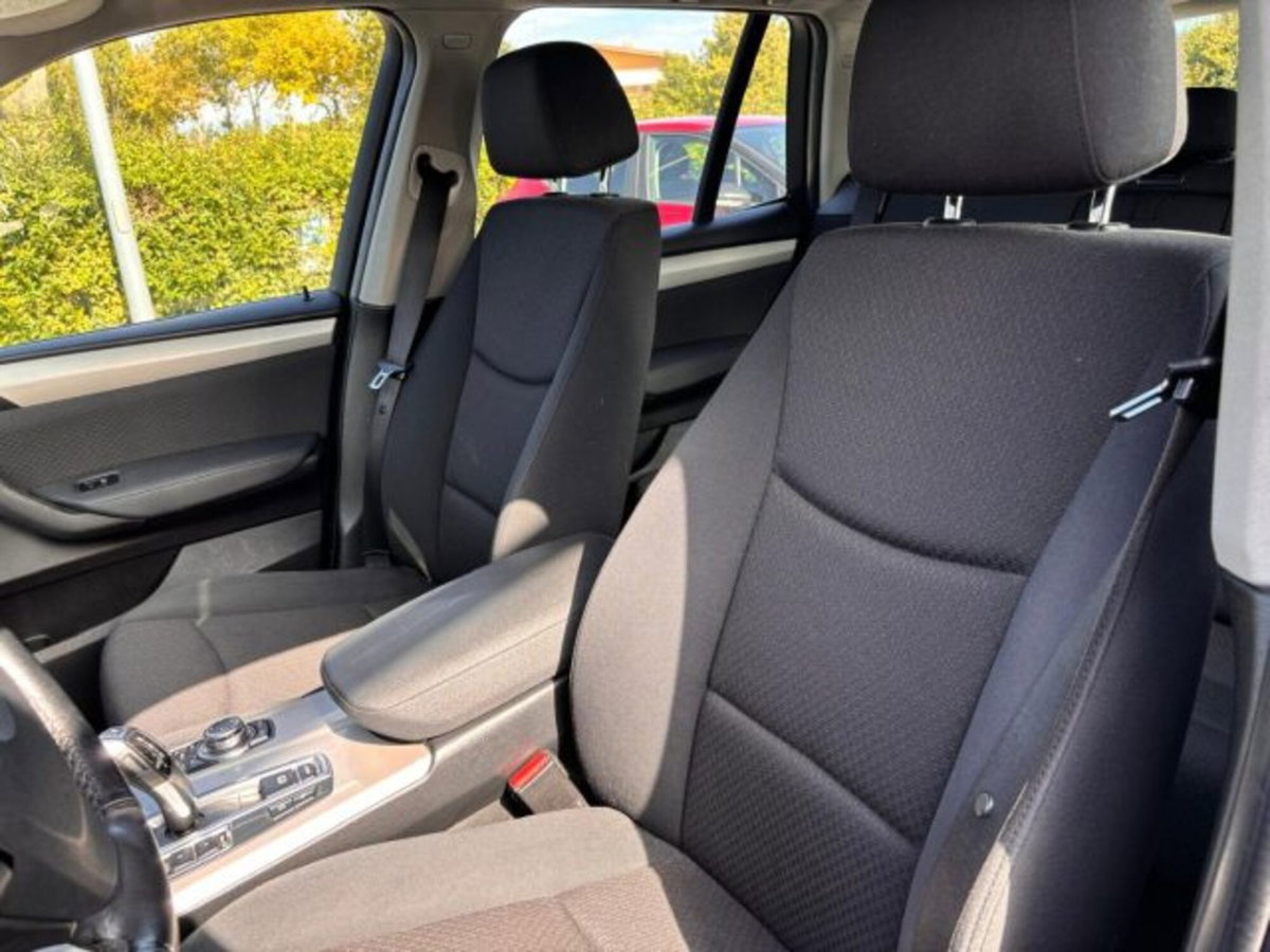 BMW X3 xDrive20d Futura (8)