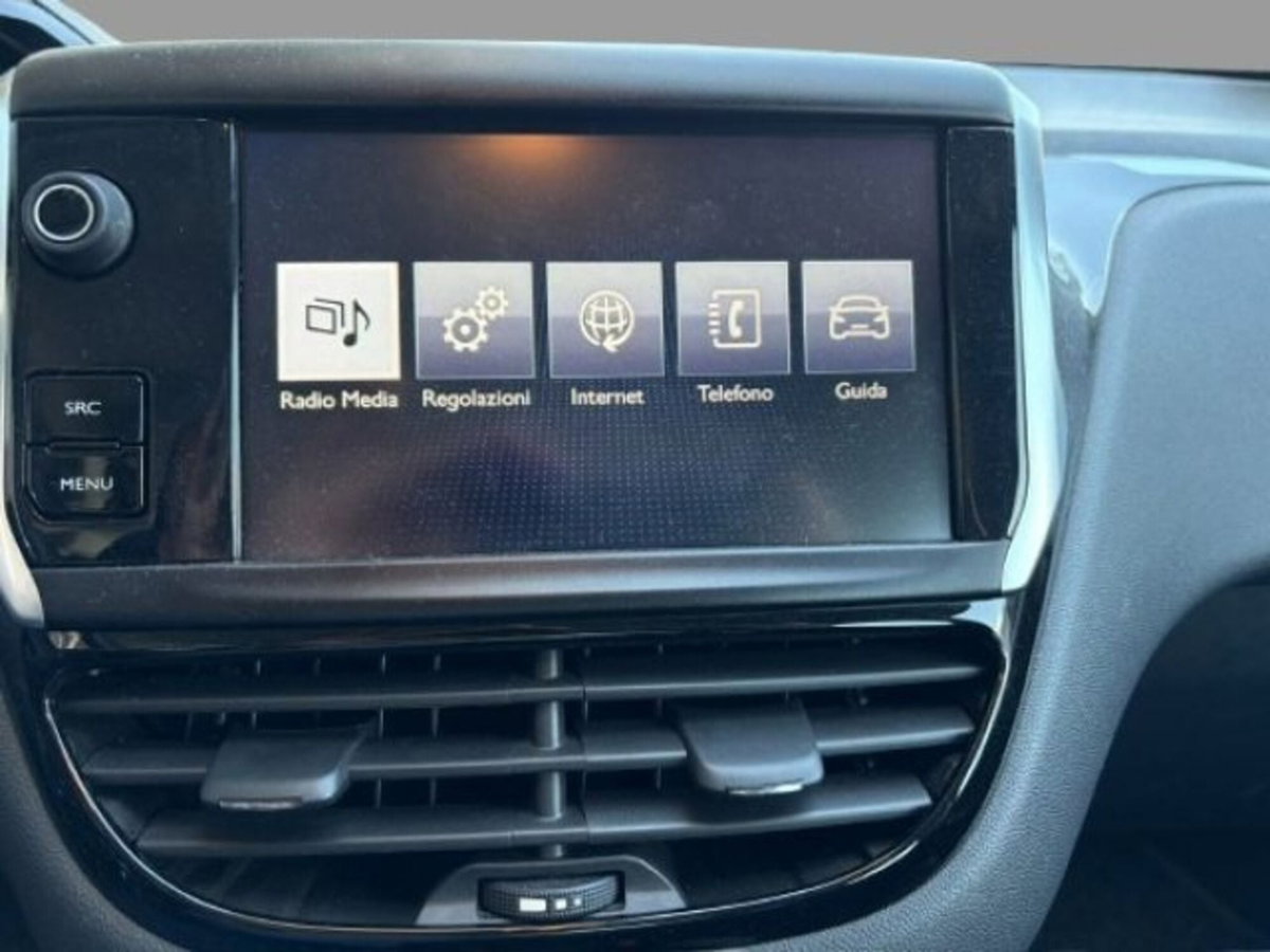Peugeot 208 82 5 porte Access (11)