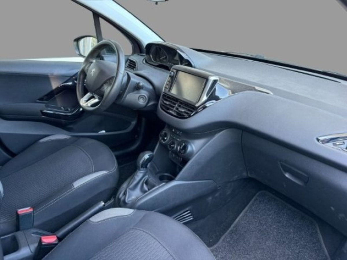 Peugeot 208 82 5 porte Access (6)
