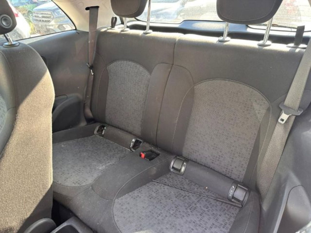 Opel Adam 1.4 87 CV Glam (8)