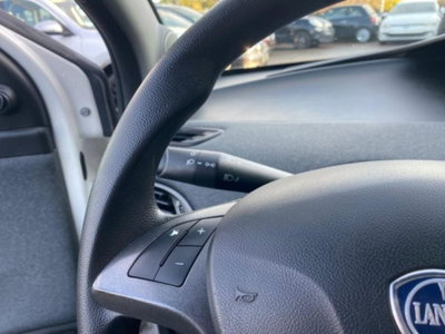 Lancia Ypsilon 1.2 69 CV 5 porte GPL Ecochic Gold (10)