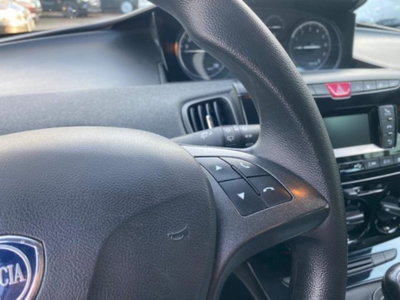 Lancia Ypsilon 1.2 69 CV 5 porte GPL Ecochic Gold (11)