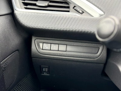 Peugeot 208 82 5 porte Allure (12)