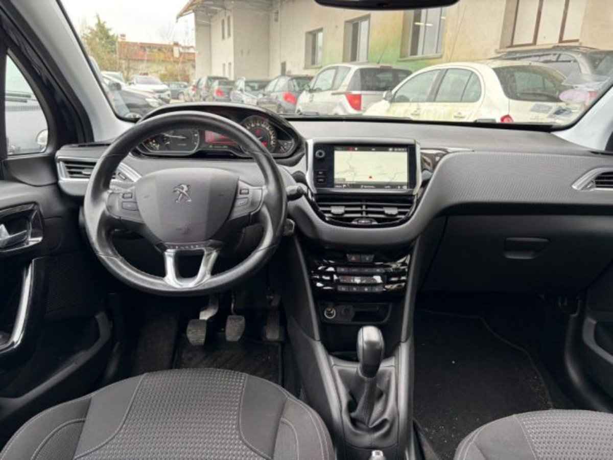 Peugeot 208 82 5 porte Allure (9)