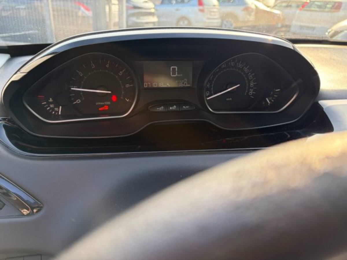 Peugeot 208 68 5 porte Access (13)