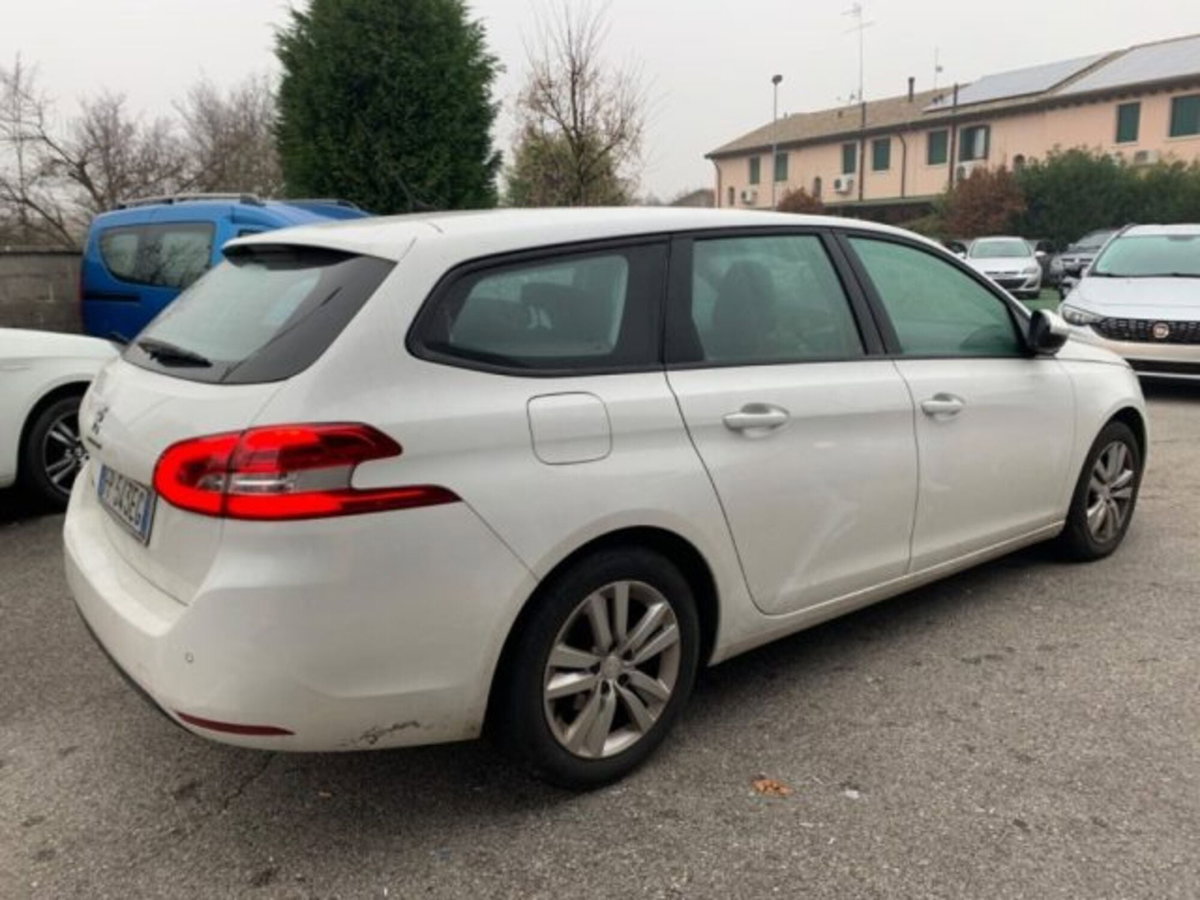Peugeot 308 SW BlueHDi 120 S&S EAT6 Business (3)