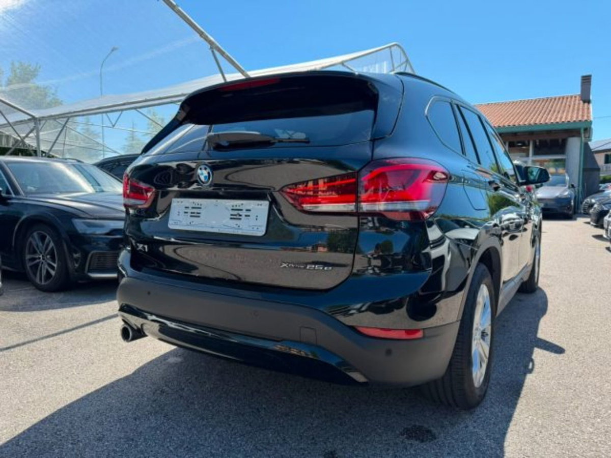 BMW X1 xDrive25e Business Advantage (2)