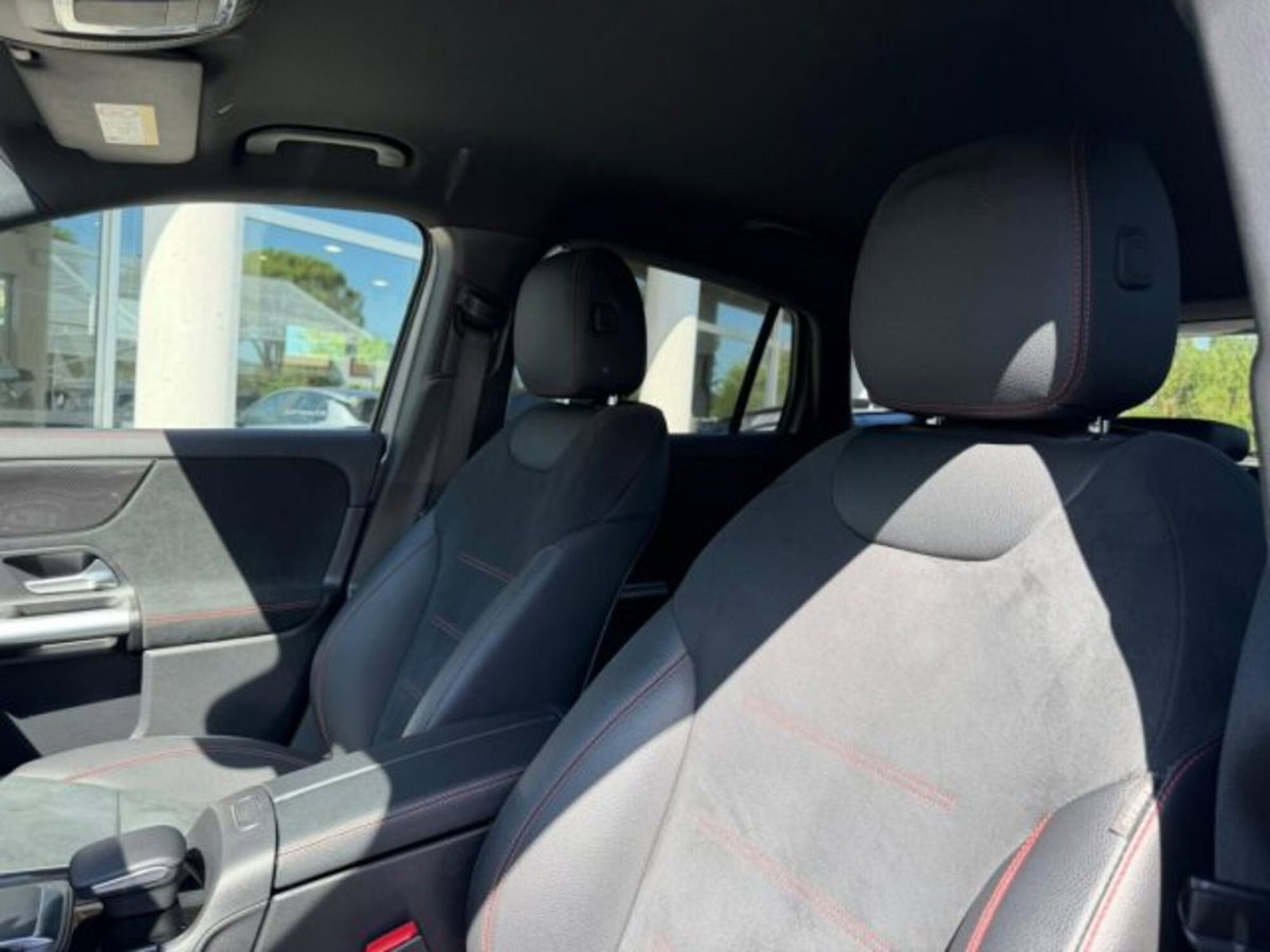 Mercedes-Benz GLA SUV 180 d Automatic Premium (11)