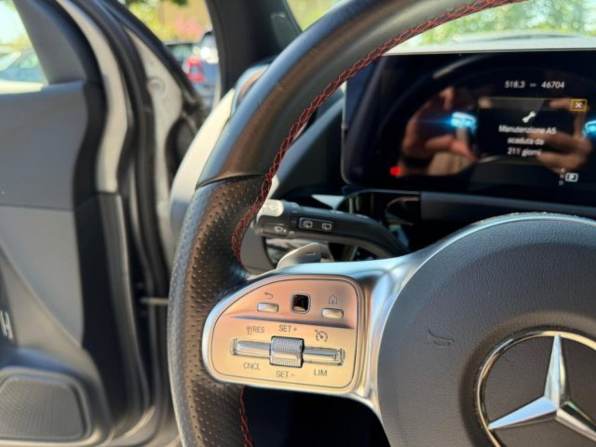 Mercedes-Benz GLA SUV 180 d Automatic Premium (15)