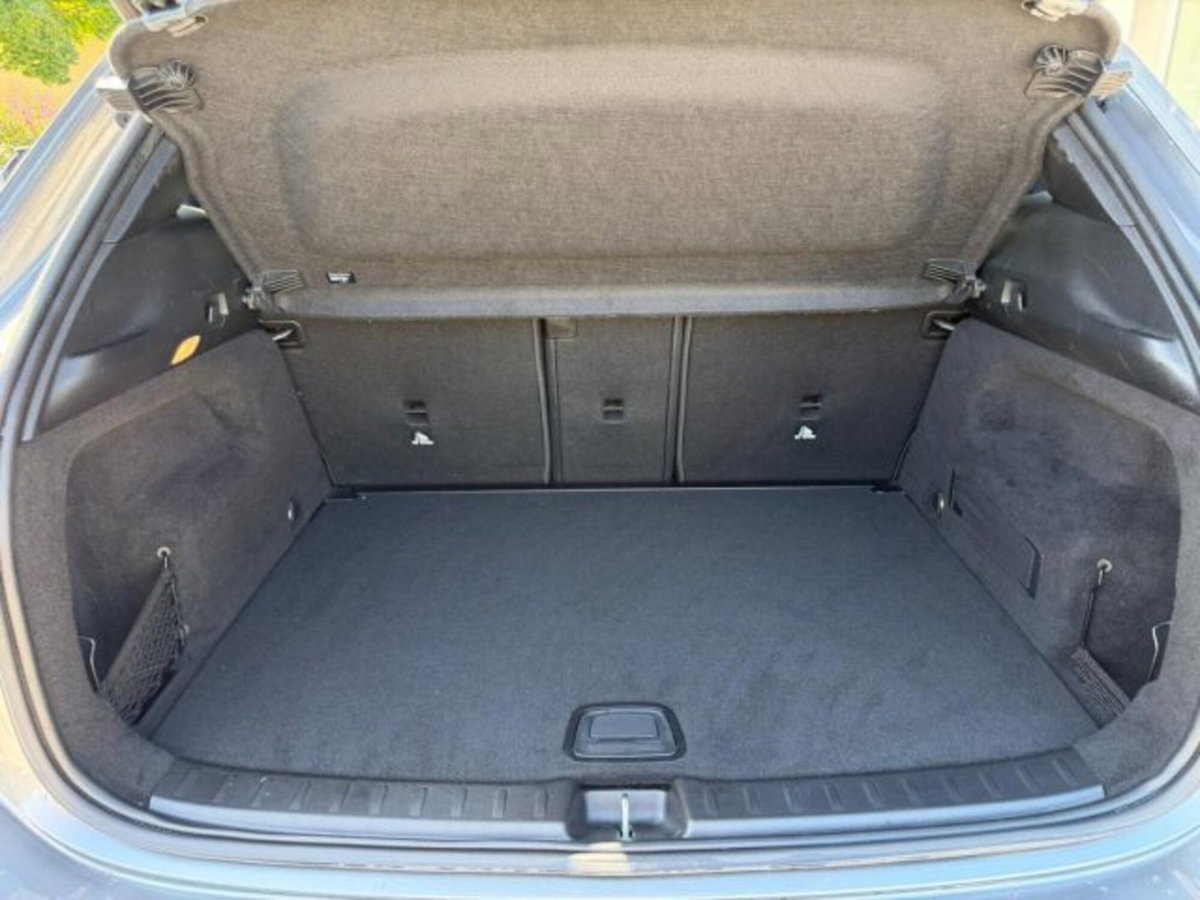 Mercedes-Benz GLA SUV 180 d Automatic Premium (5)