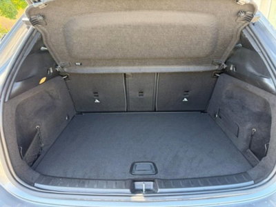 Mercedes-Benz GLA SUV 180 d Automatic Premium (5)