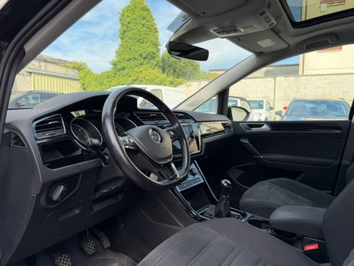 Volkswagen Touran 1.6 TDI 115 CV SCR Highline BlueMotion Technology (14)