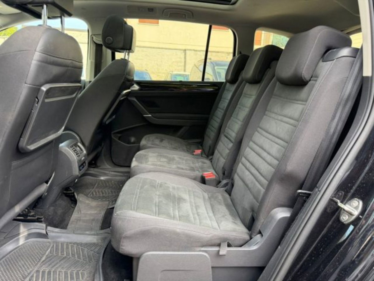 Volkswagen Touran 1.6 TDI 115 CV SCR Highline BlueMotion Technology (9)