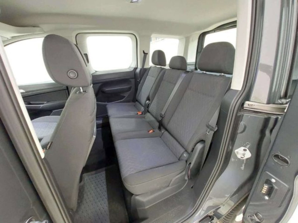 Volkswagen Caddy 2.0 TDI 102 CV (12)