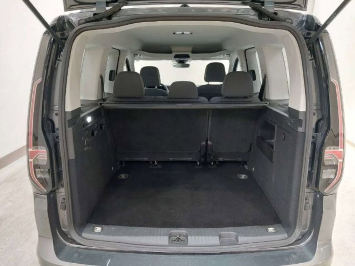 Volkswagen Caddy 2.0 TDI 102 CV (8)