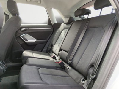 Audi Q3 35 TDI quattro S tronic Business Advanced (11)