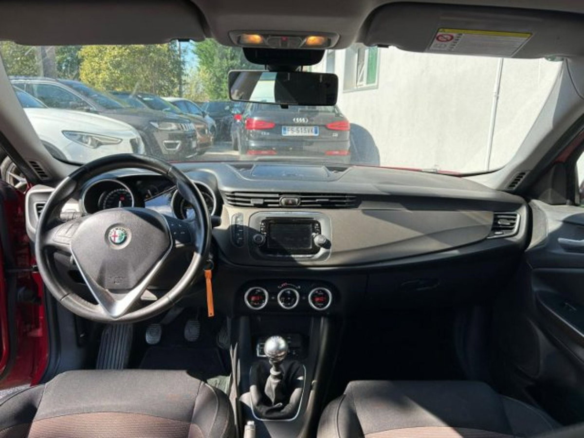 Alfa Romeo Giulietta 1.6 JTDm-2 Distinctive (17)