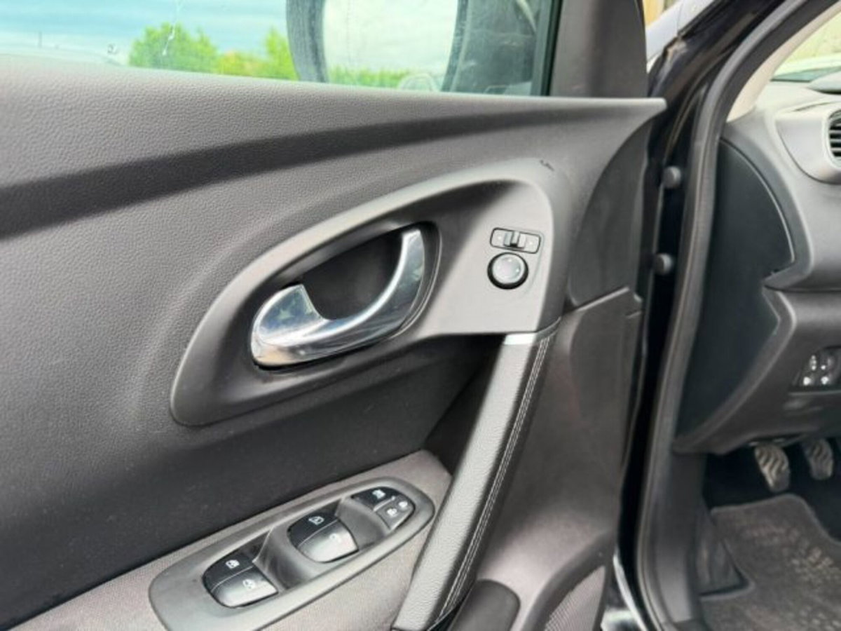 Renault Kadjar 8V 110CV Energy Intens (7)