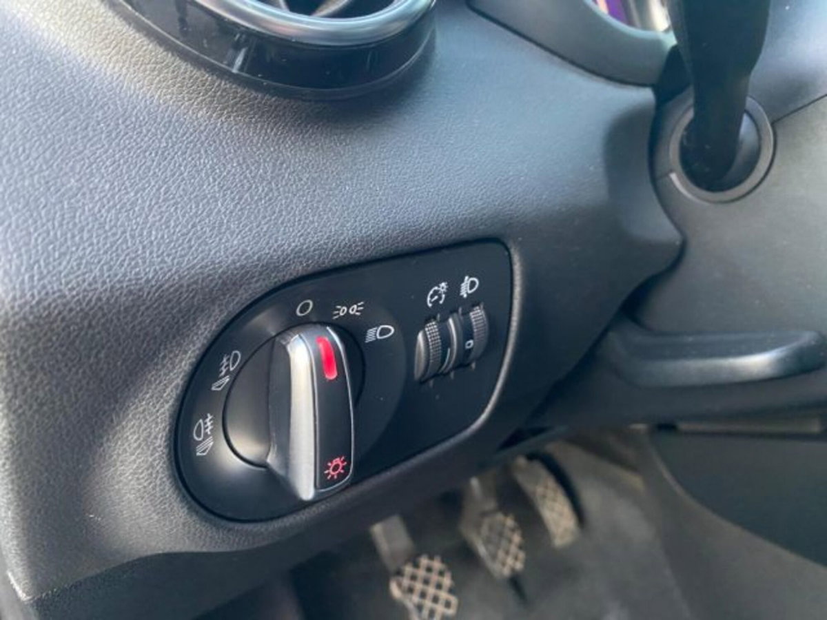 Audi A1 1.2 TFSI Ambition (12)