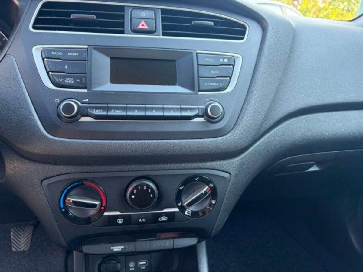 Hyundai i20 1.2 5 porte Classic (11)