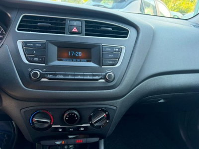 Hyundai i20 1.2 5 porte Classic (13)