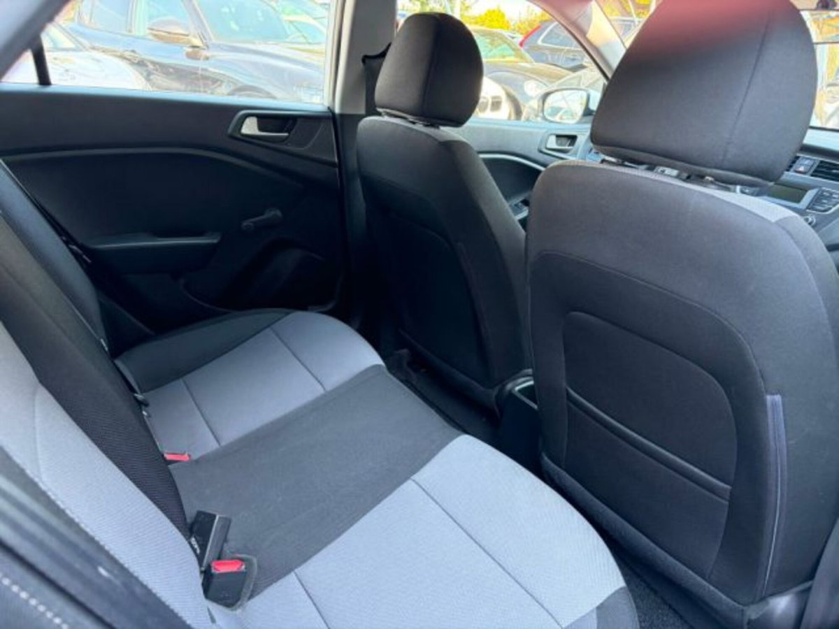Hyundai i20 1.2 5 porte Classic (7)