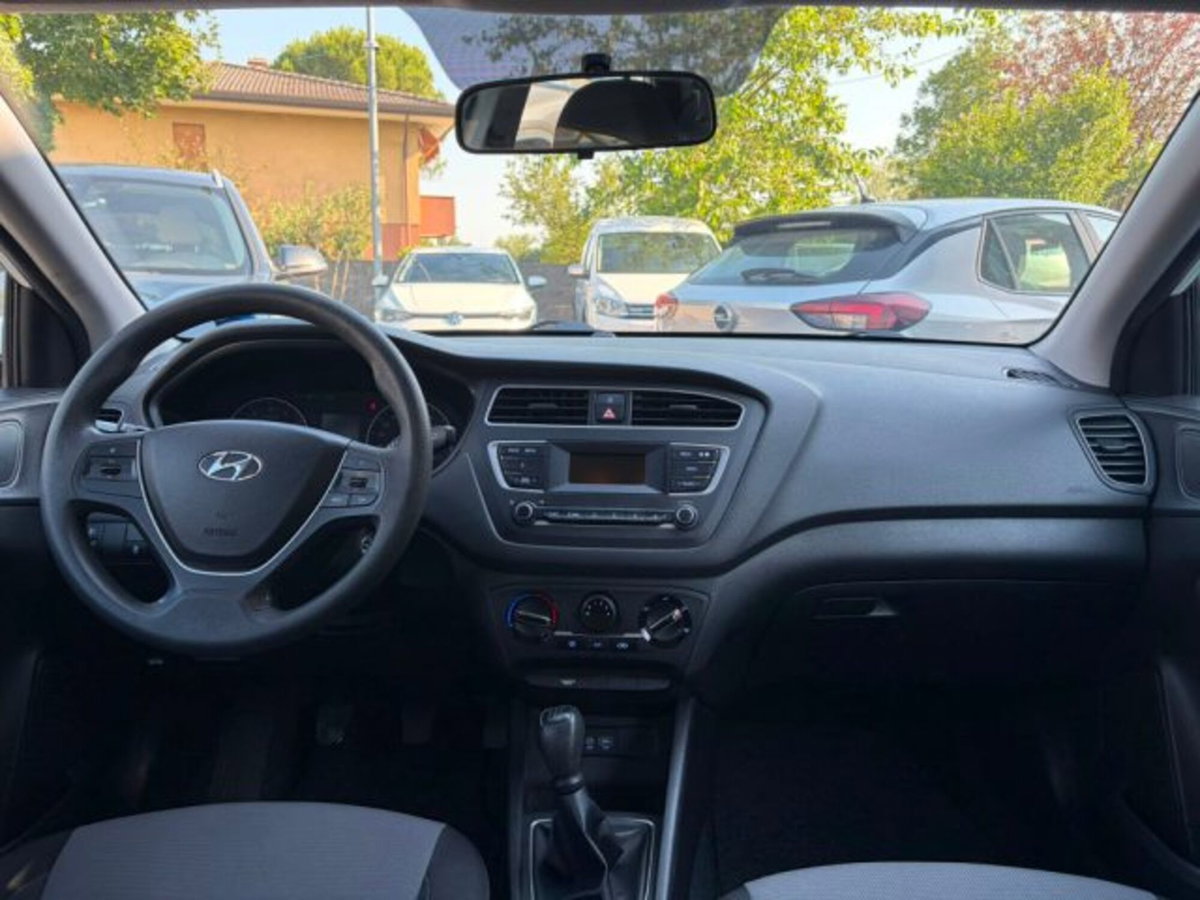 Hyundai i20 1.2 5 porte Classic (8)