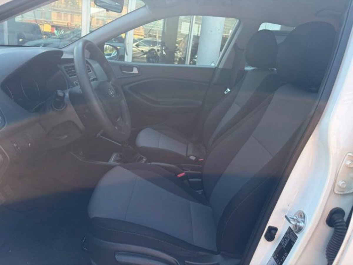 Hyundai i20 1.2 5 porte Classic (9)