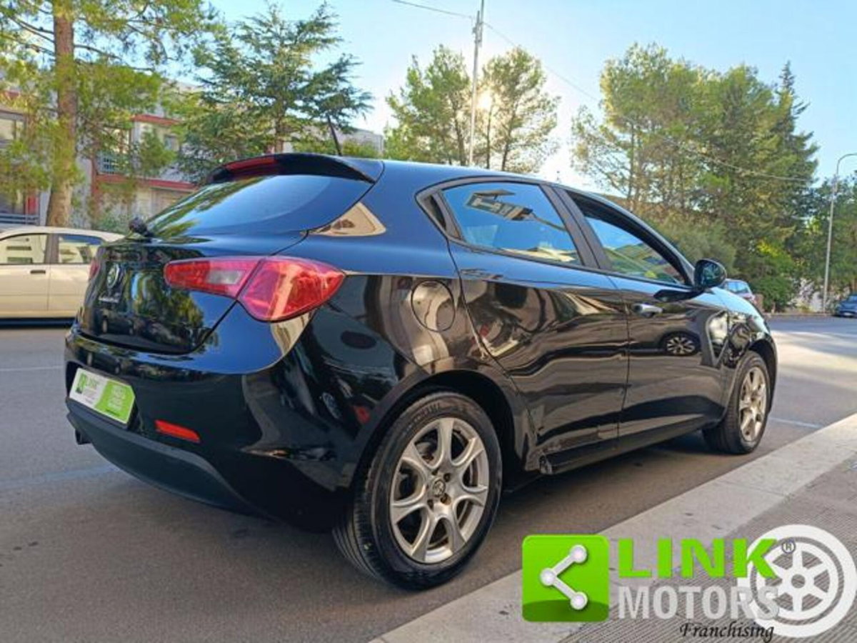 Alfa Romeo Giulietta 1.4 Turbo Progression Gpl 120cv (4)