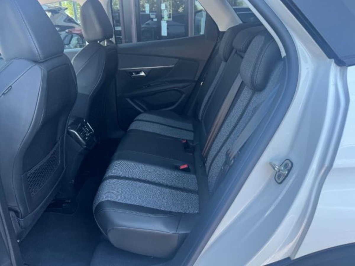 Peugeot 3008 PureTech Turbo 130 S&S EAT8 Allure (11)