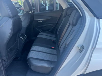 Peugeot 3008 PureTech Turbo 130 S&S EAT8 Allure (11)