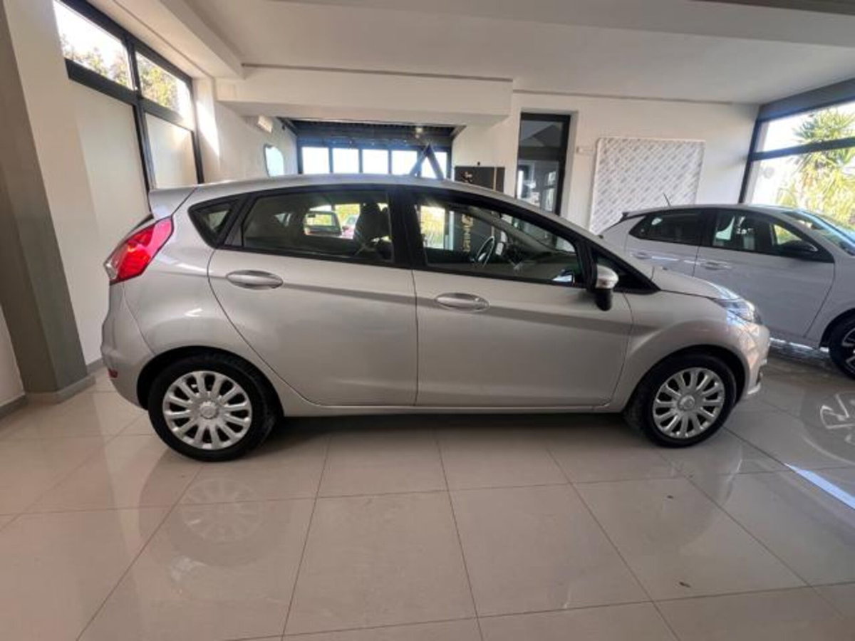 Ford Fiesta 1.0 80CV 5 porte (2)