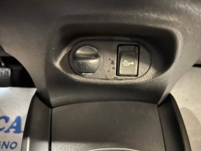 Toyota Yaris 1.0 5 porte Lounge (12)