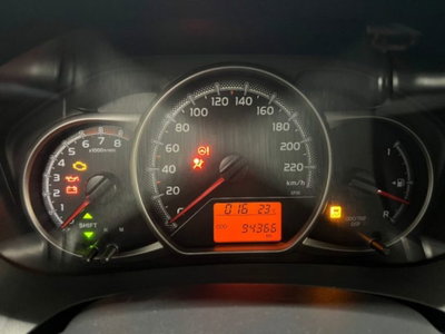 Toyota Yaris 1.0 5 porte Lounge (14)