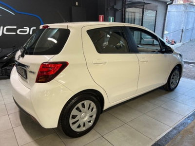 Toyota Yaris 1.0 5 porte Lounge (6)