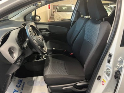 Toyota Yaris 1.0 5 porte Lounge (7)