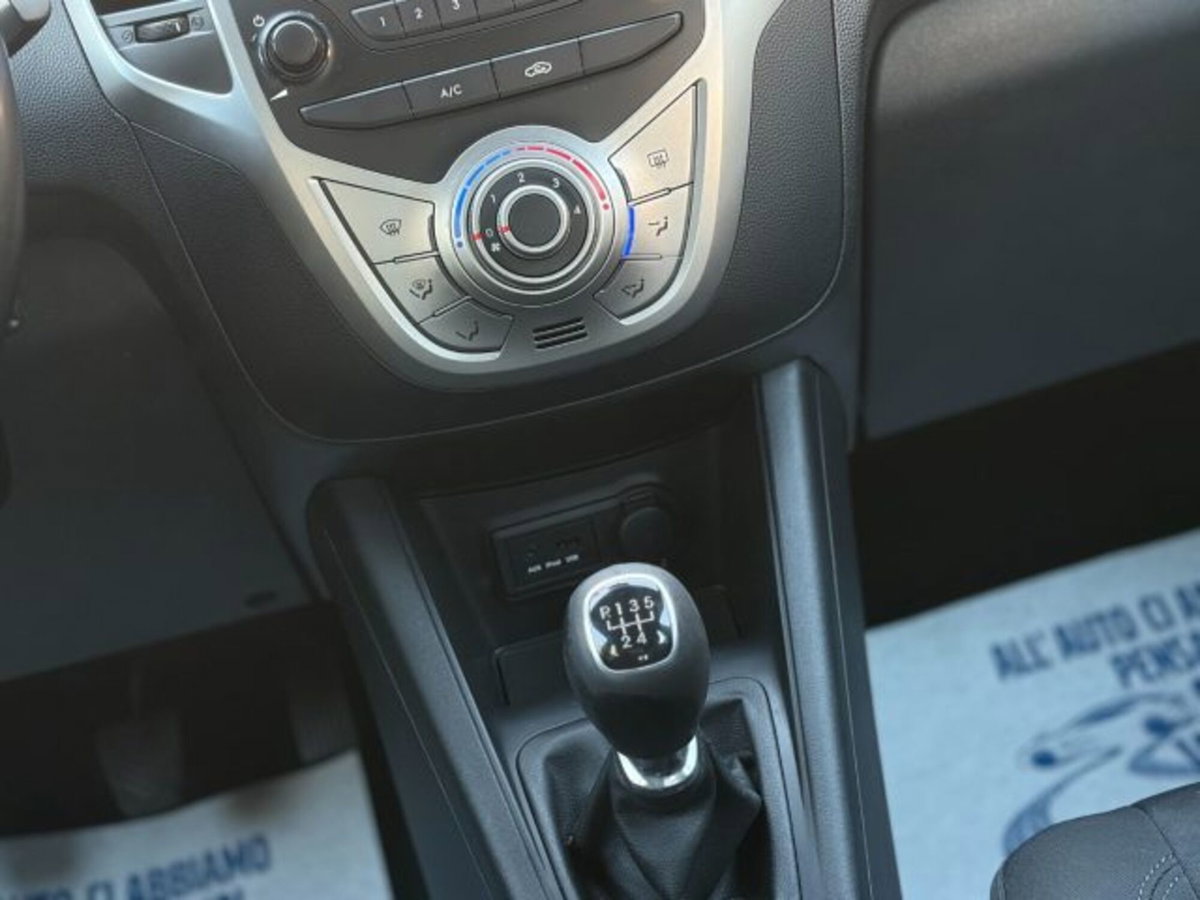 Hyundai ix20 1.4 90 CV Comfort (15)