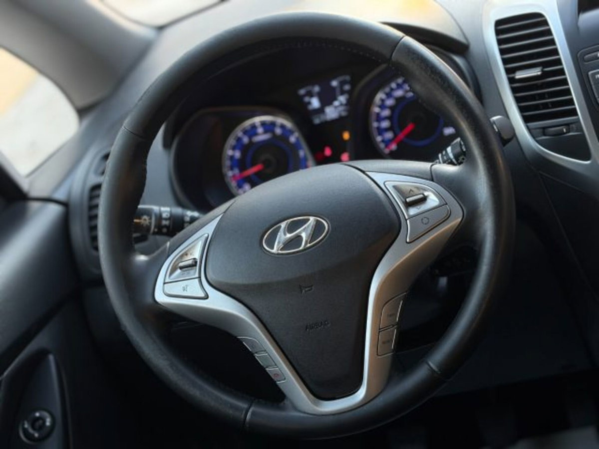 Hyundai ix20 1.4 90 CV Comfort (16)