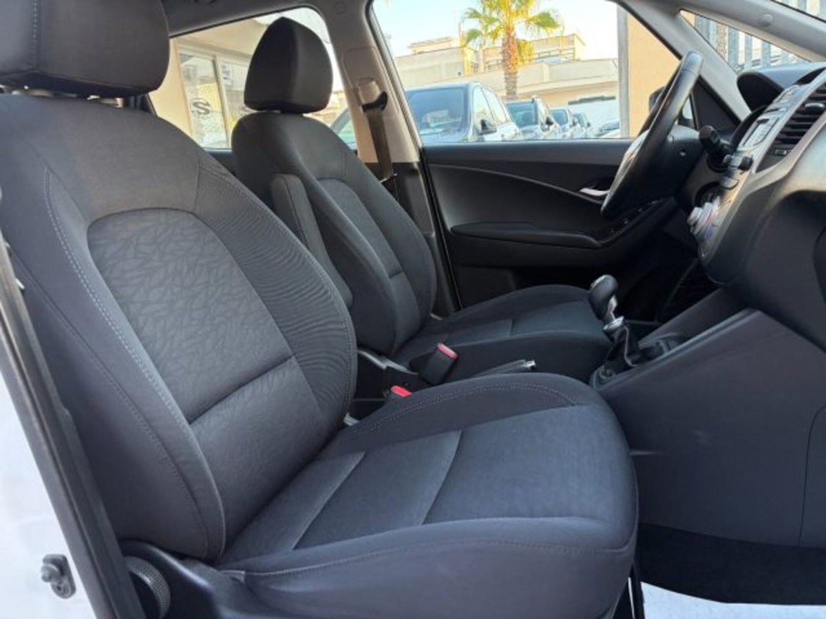 Hyundai ix20 1.4 90 CV Comfort (9)